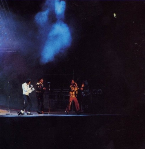 Victory Tour (310)