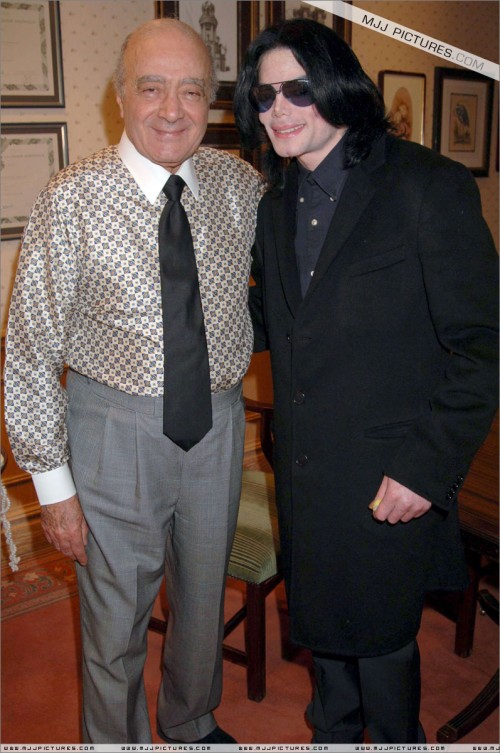 October 12 2005 Michael visits Harrods (45)