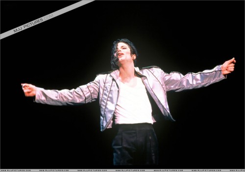 Dangerous World Tour (13)