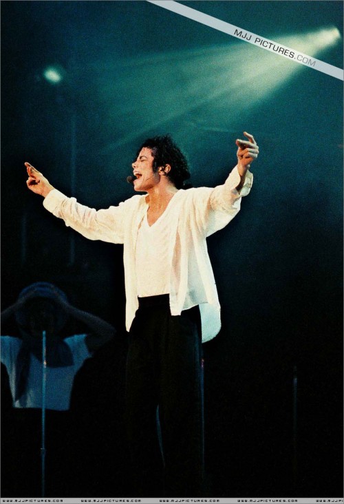 Dangerous World Tour (146)