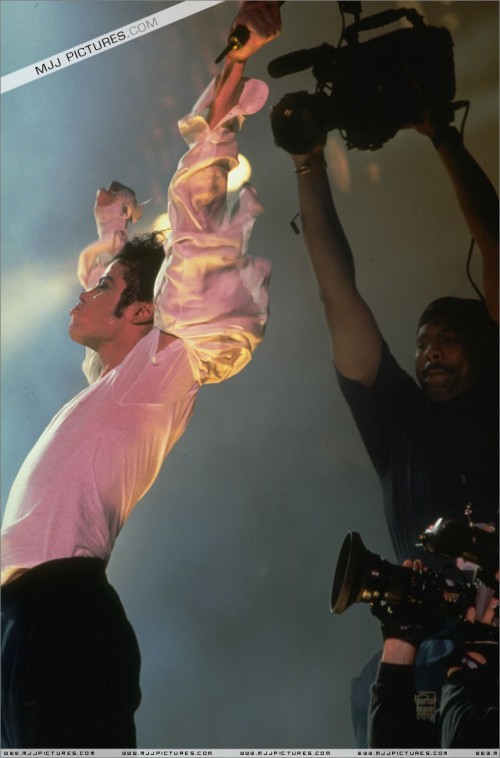 Dangerous World Tour (162)