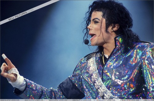 Dangerous World Tour (180)