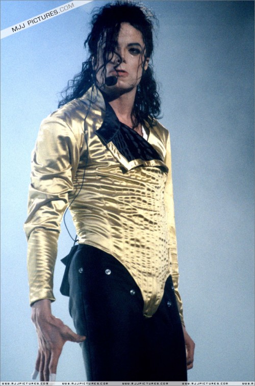 Dangerous World Tour (213)