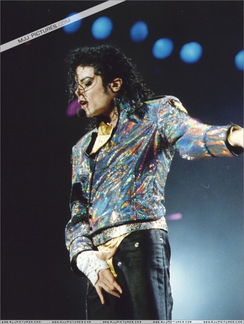 Dangerous World Tour (219)