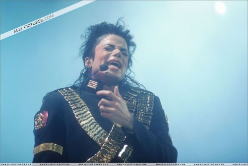 Dangerous World Tour (220)