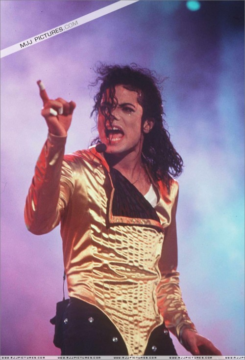 Dangerous World Tour (222)