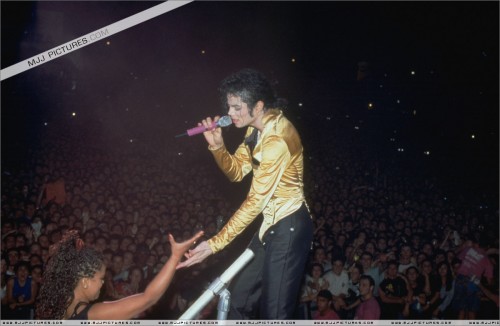 Dangerous World Tour (2)