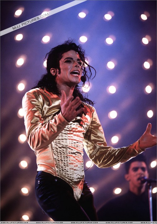 Dangerous World Tour (264)