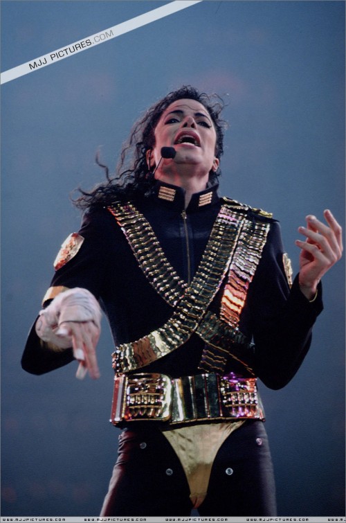 Dangerous World Tour (317)