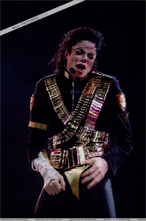 Dangerous World Tour (320)