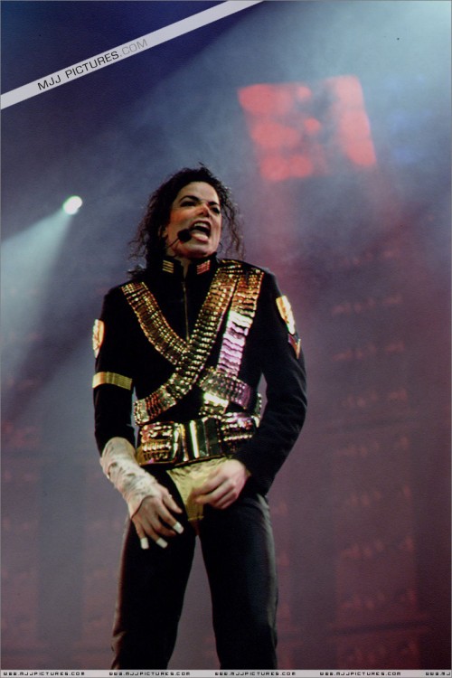 Dangerous World Tour (348)