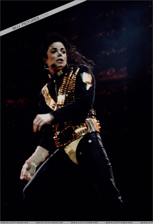 Dangerous World Tour (352)