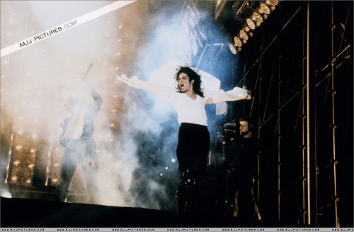 Dangerous World Tour (358)