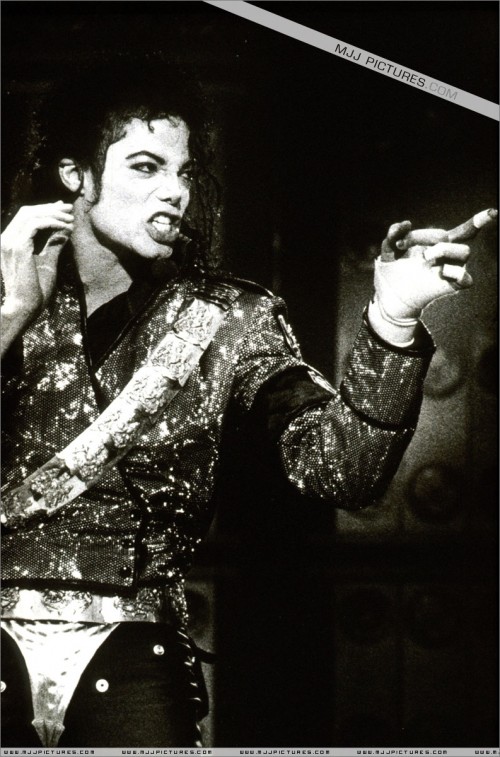 Dangerous World Tour (371)