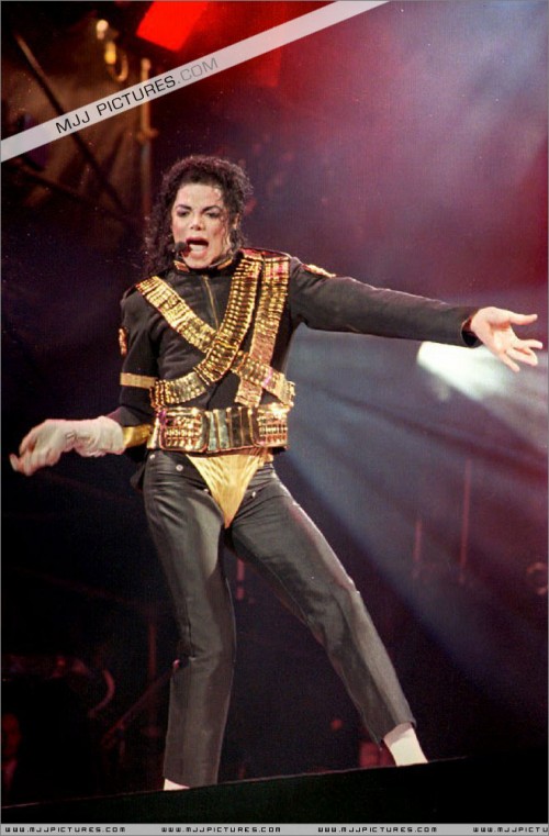 Dangerous World Tour (399)