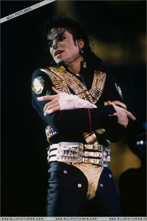 Dangerous World Tour (405)