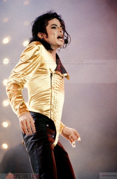 Dangerous World Tour (566)