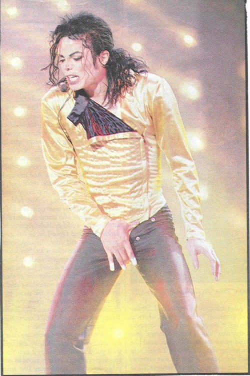 Dangerous World Tour (600)