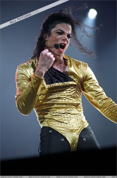 Dangerous World Tour (63)