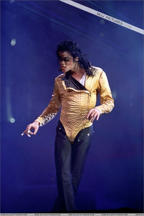 Dangerous World Tour (714)