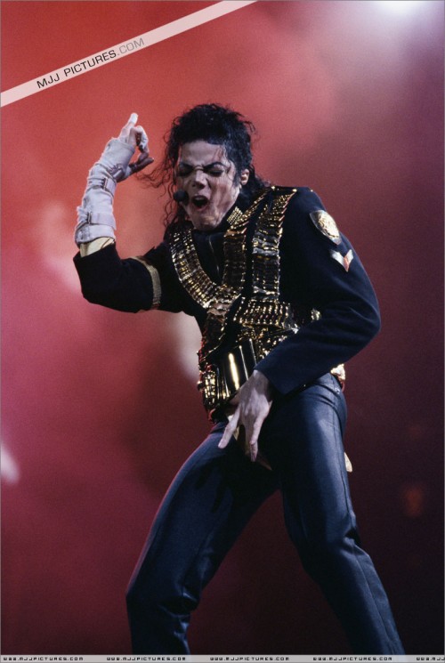 Dangerous World Tour (77)