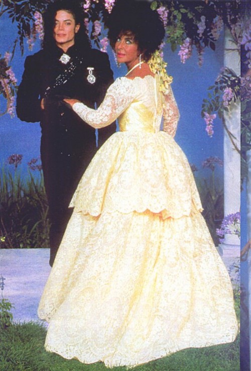 ElizabethTaylorWeddingatNeverland19915.jpg