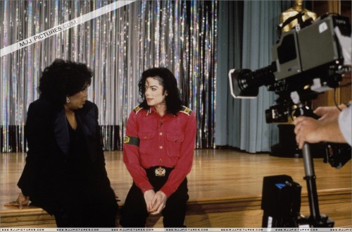 MichaelJacksonOprahInterview9.jpg