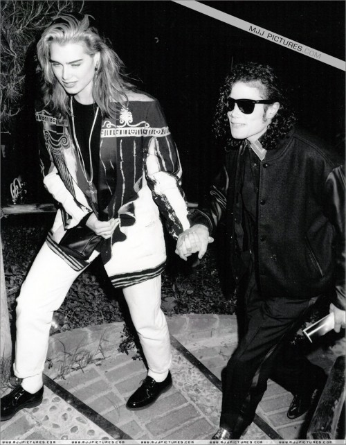 Michael and Brooke Shields at The Inn Of The Seventh Ray Restaurant 1991 (4)