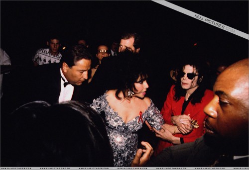 MichaelandElizabethTaylorattheTavernOnTheGreen199215.jpg