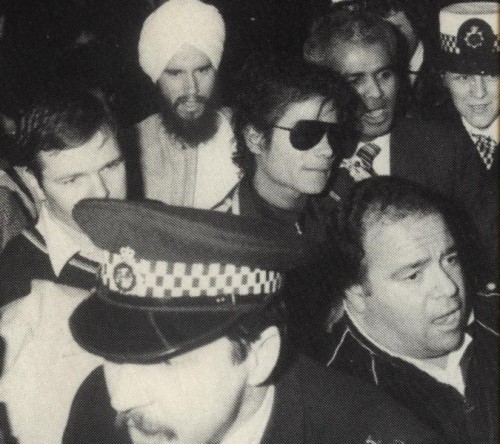 Michael arrives in London 1985 (7)