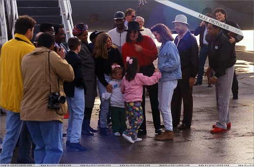 Michael at Los Angeles Airport 1992 (11)