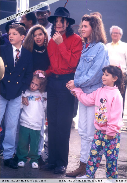 MichaelatLosAngelesAirport199218.jpg