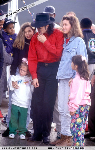 MichaelatLosAngelesAirport199219.jpg