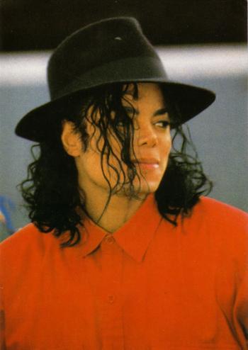 MichaelatLosAngelesAirport199227.jpg