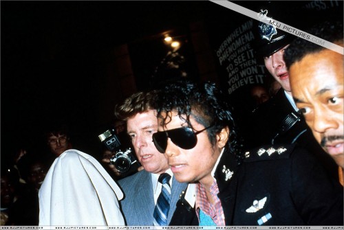 Michael attends the musical Starlight Express 1985 (2)