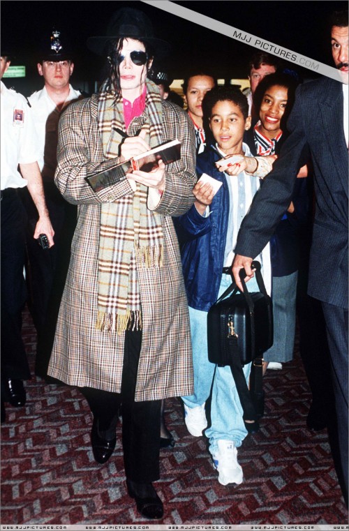 MichaelattheHeathrowAirportLondon19922.jpg