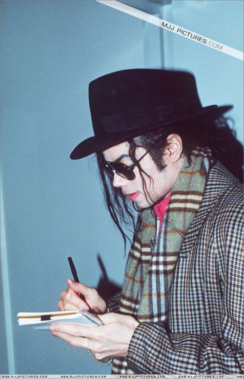 MichaelattheHeathrowAirportLondon19924.jpg