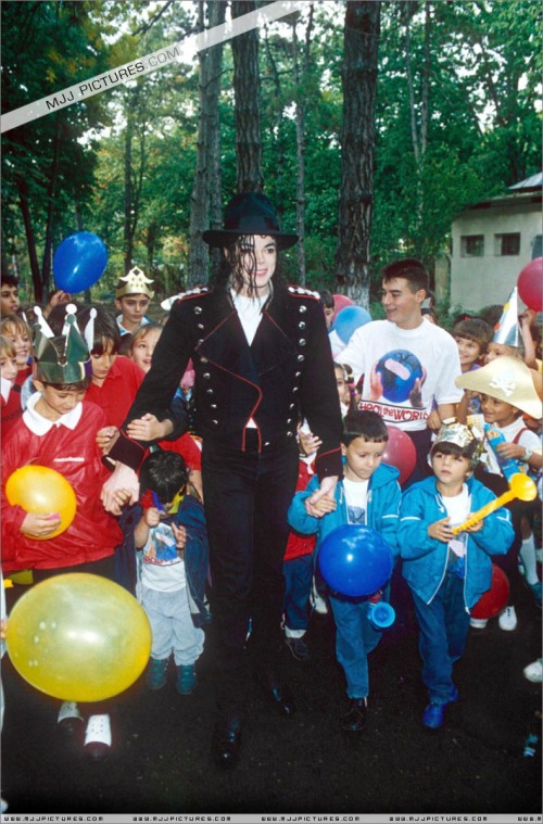 MichaelvisitsBucharest19924.jpg