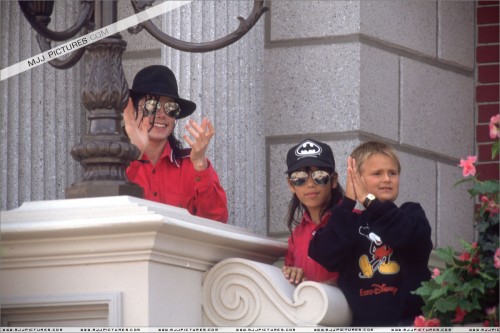 Michael visits Disneyland Paris 1992 (15)