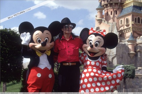 MichaelvisitsDisneylandParis19922.jpg