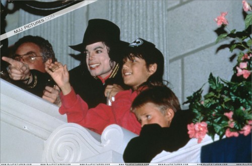 Michael visits Disneyland Paris 1992 (21)