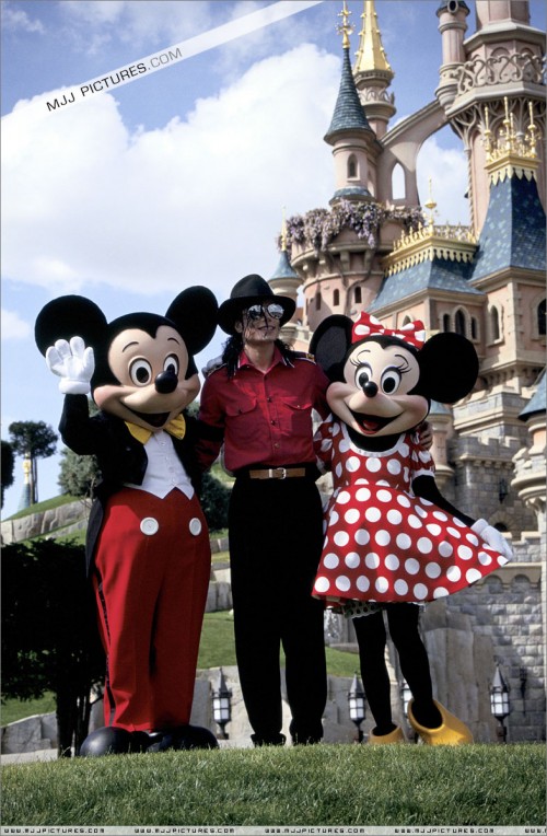 MichaelvisitsDisneylandParis19923.jpg