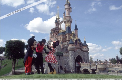 Michael visits Disneyland Paris 1992 (5)