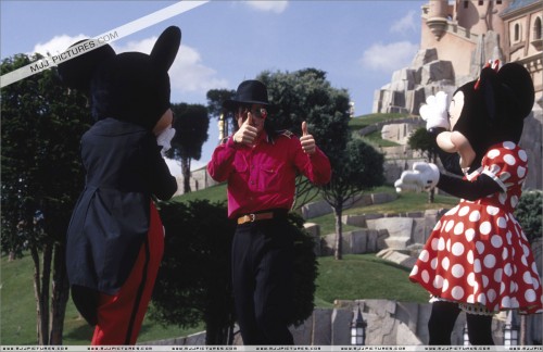 Michael visits Disneyland Paris 1992 (7)