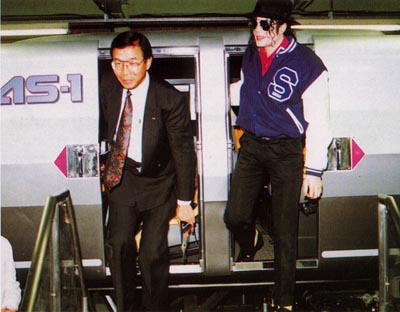 MichaelvisitsJapan19925.jpg