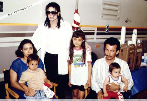 Michael visits the Sanchez Family 1992 (4)