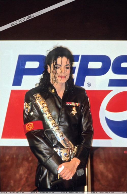 PepsiHealTheWorldFoundationPressConference1992107.jpg