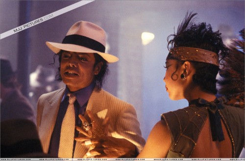 Smooth Criminal (3)