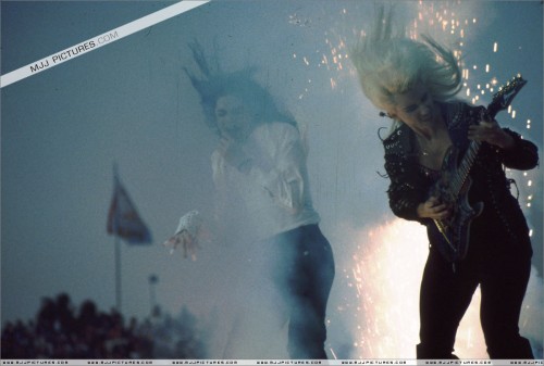 SuperBowlXXVIIHalftimeShow1993110.jpg