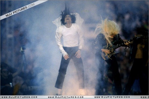 SuperBowlXXVIIHalftimeShow1993119.jpg